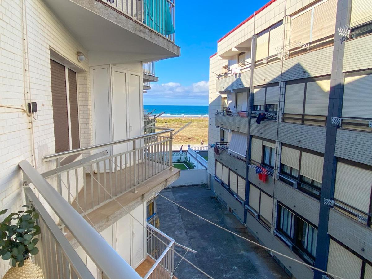 Piso Primera Linea De Playa Laredo Eksteriør billede