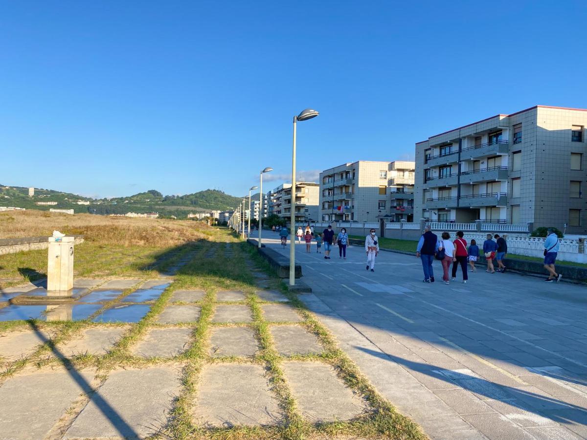 Piso Primera Linea De Playa Laredo Eksteriør billede